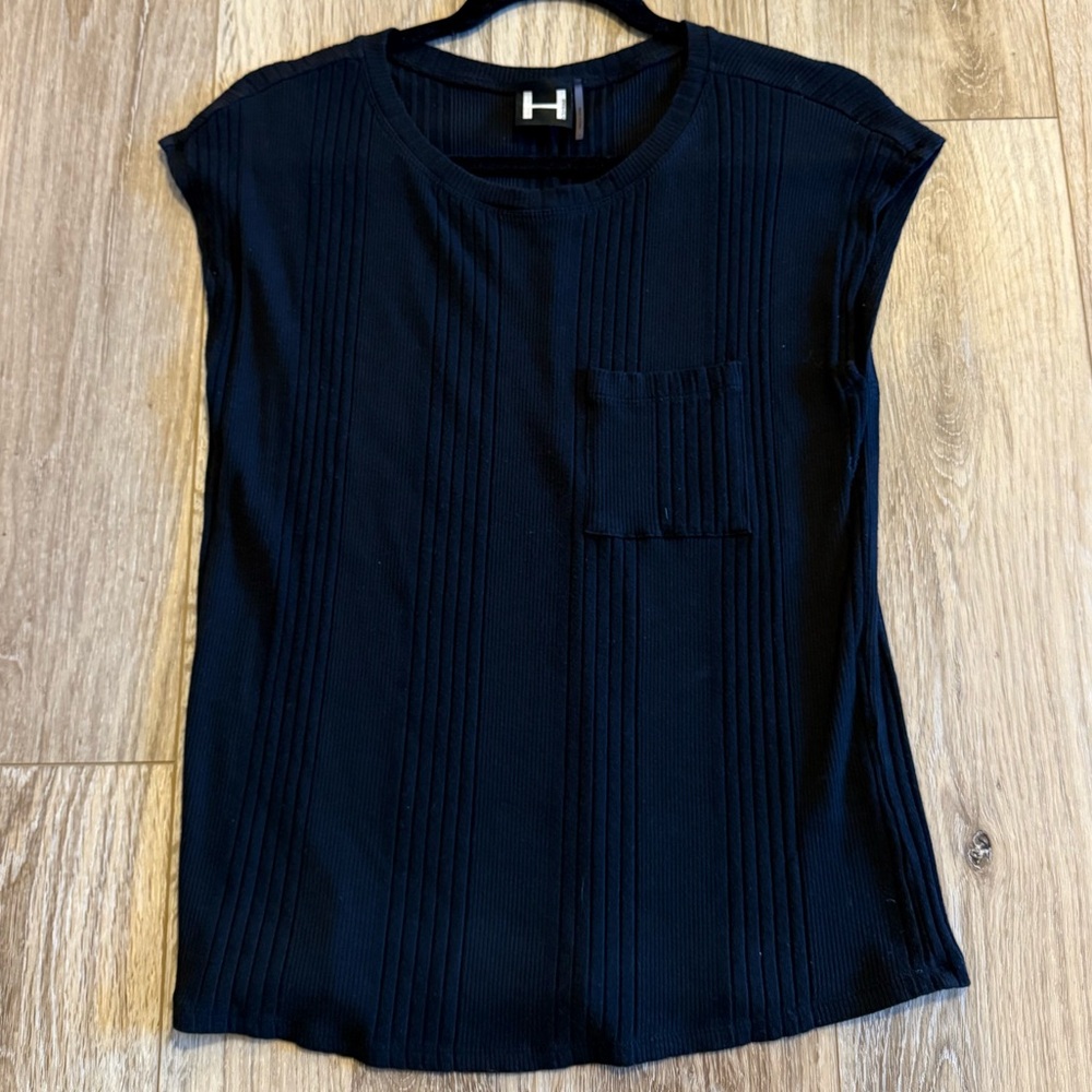 H by Bordeaux black ribbed pocket t shirt size small